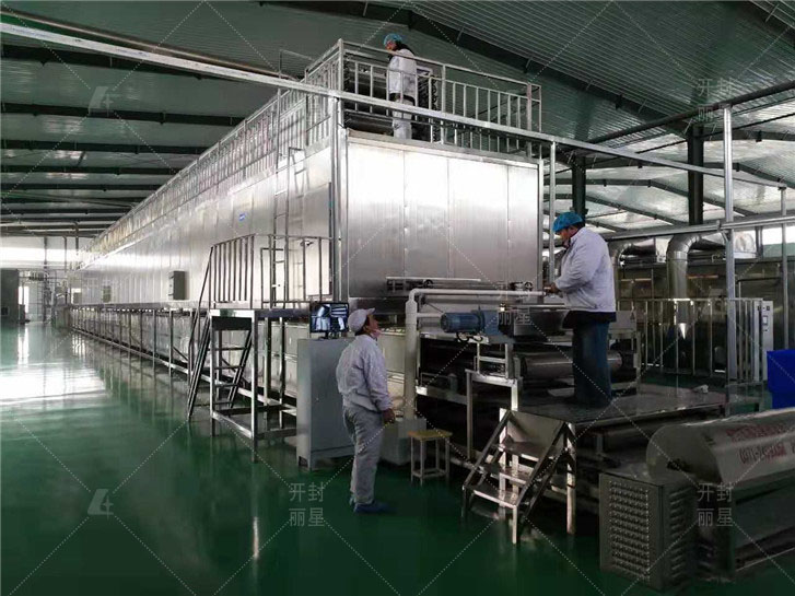 馬鈴薯淀粉是怎么通過(guò)粉絲加工機(jī)械設(shè)備制作成粉條的？