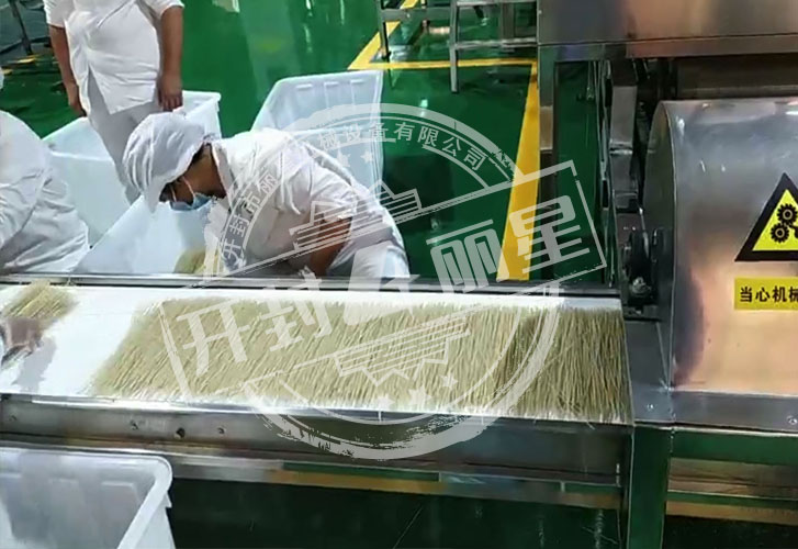開辦工廠所需要的粉條機設(shè)備需要有哪些特點？
